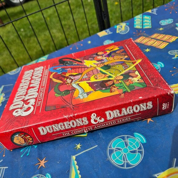 Dungeons and Dragons Complete Animated Series 5 DVD Set Handbook Guide Box 2006 - Picture 15 of 15